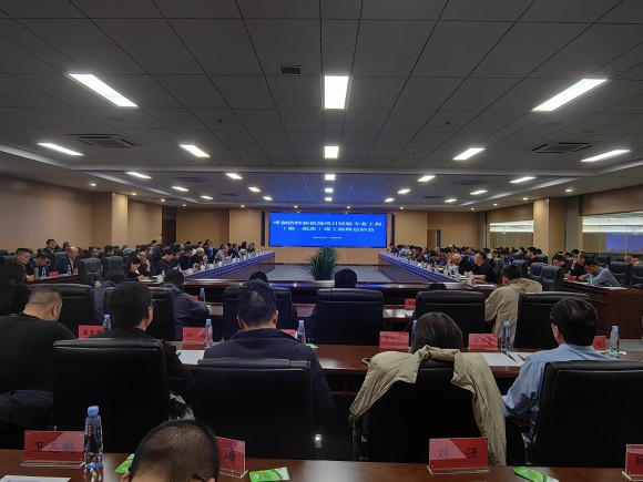 我司承建的呼和浩特盛樂國際機(jī)場飛行區(qū)場道1段標(biāo)順利通過竣工驗收